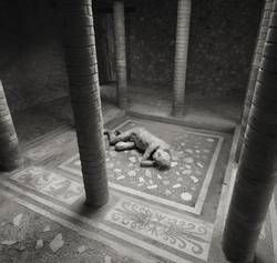 KENRO IZU_ Requiem for Pompei